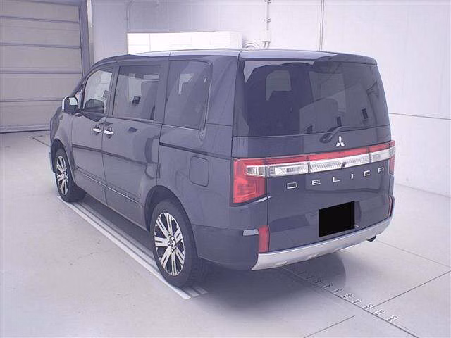 MITSUBISHI DELICA D:5