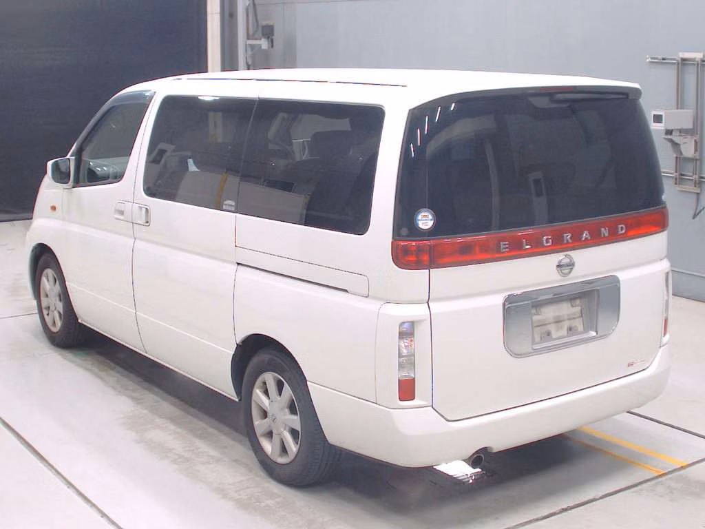 NISSAN ELGRAND