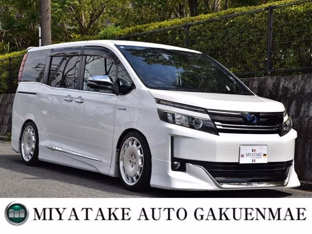 TOYOTA VOXY