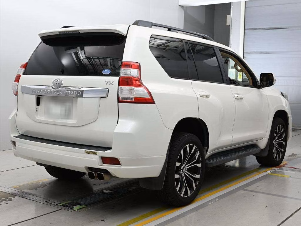 TOYOTA LAND CRUISER PRADO