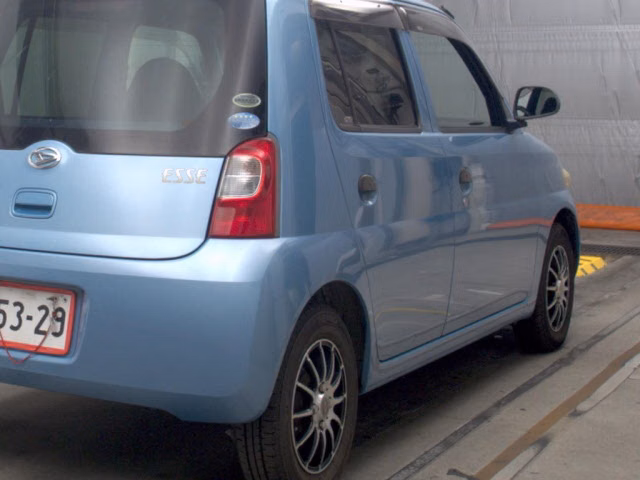 DAIHATSU ESSE