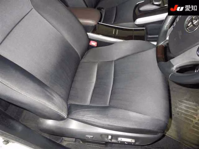 TOYOTA SAI