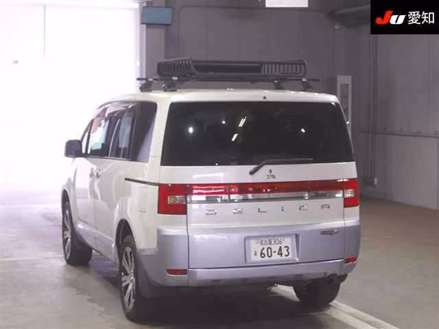 MITSUBISHI DELICA D:5