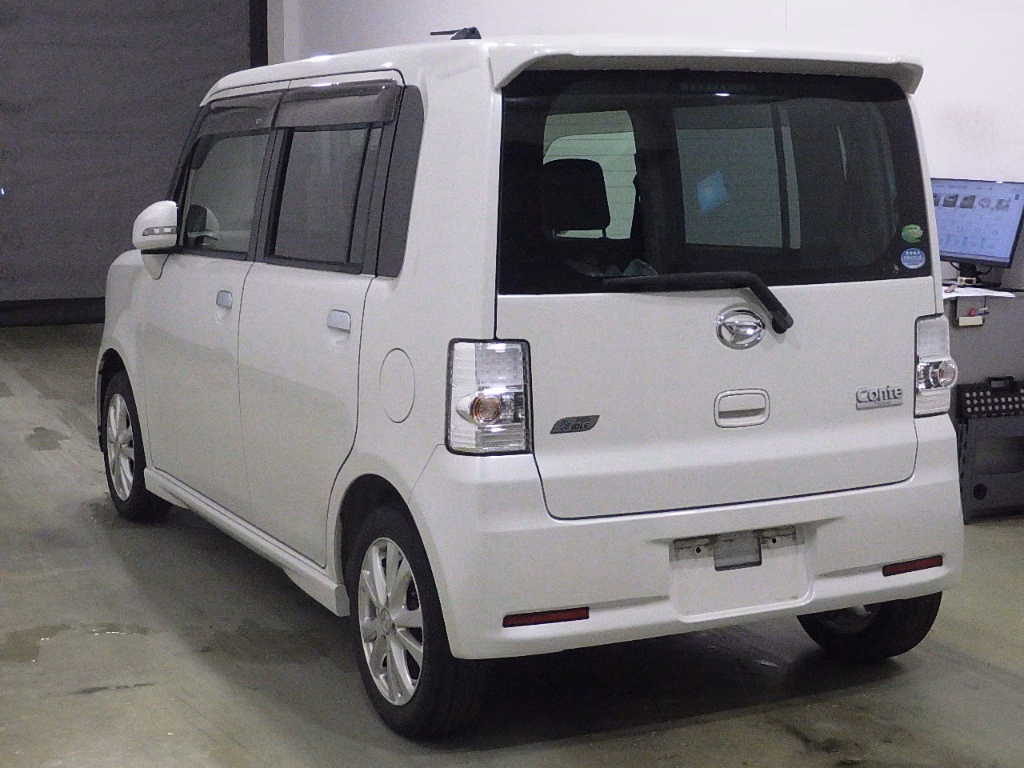 DAIHATSU MOVE CONTE