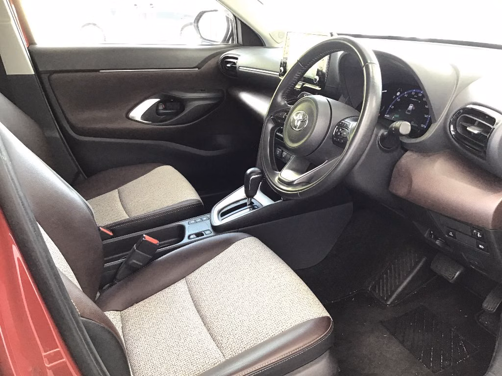 TOYOTA YARIS CROSS