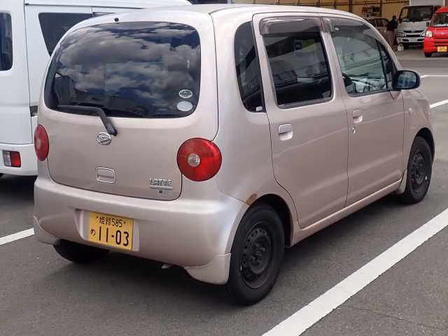 DAIHATSU MOVE LATTE