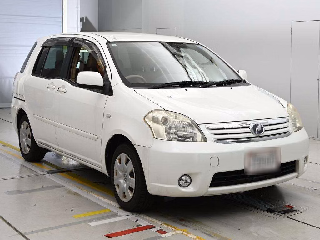 TOYOTA RAUM