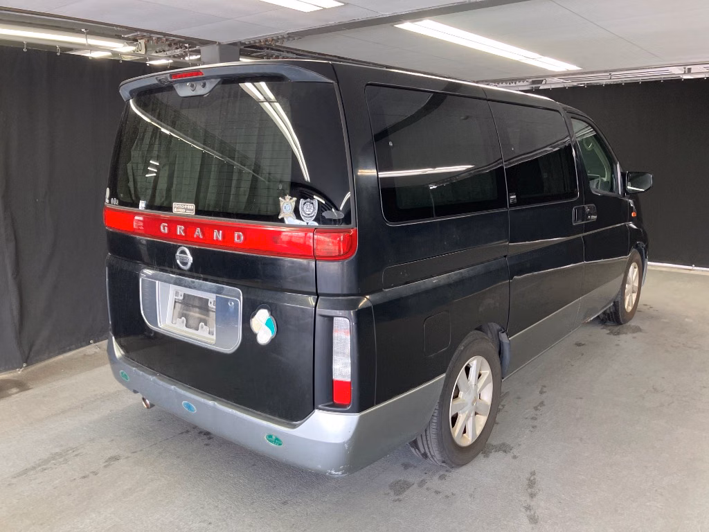 NISSAN ELGRAND