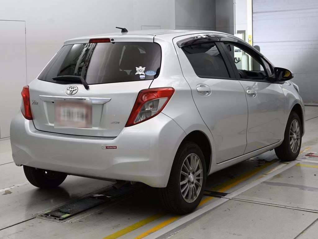 TOYOTA VITZ