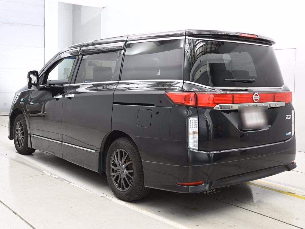 NISSAN ELGRAND