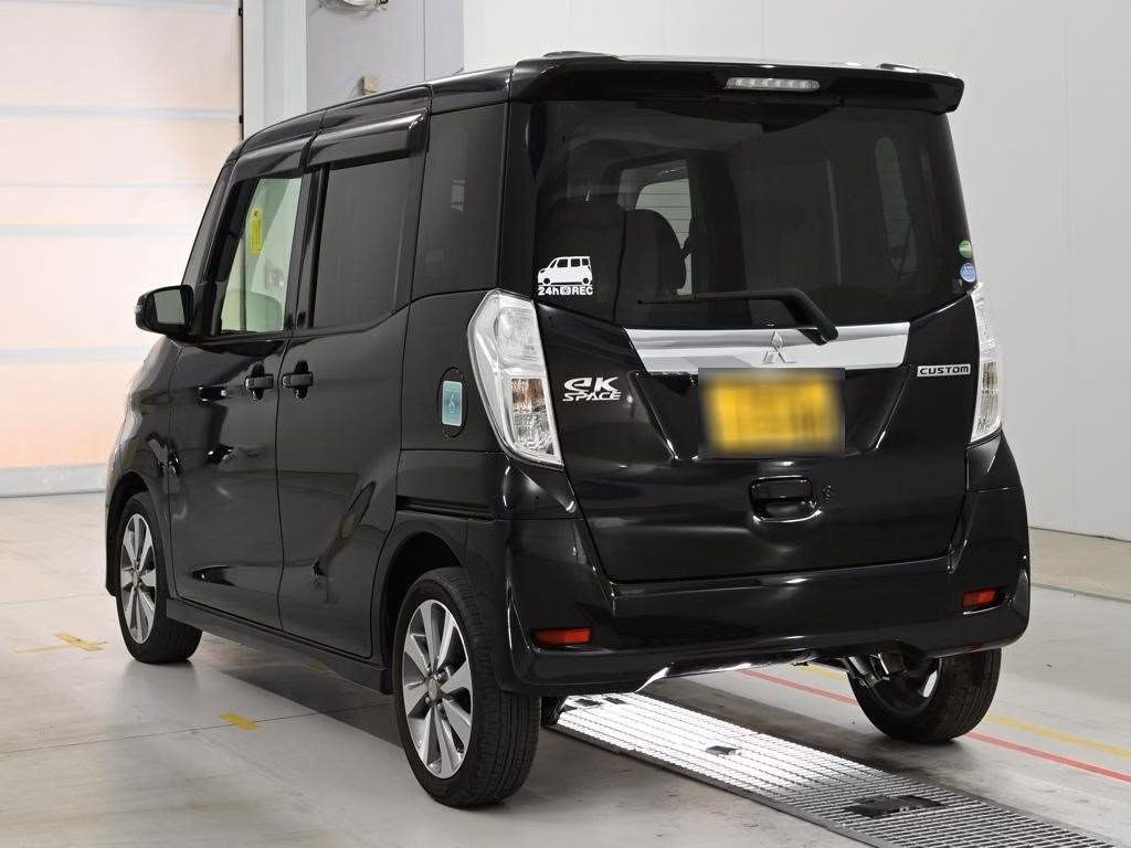 MITSUBISHI EK SPACE