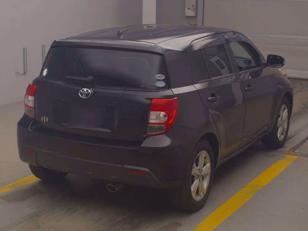 TOYOTA IST
