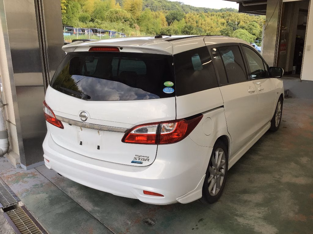 NISSAN LAFESTA