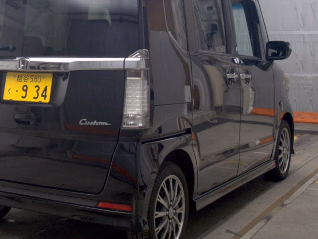 HONDA N-BOX