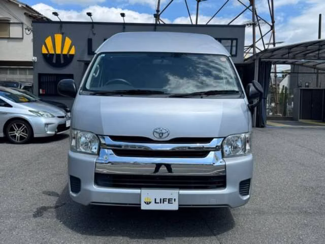 TOYOTA REGIUS ACE