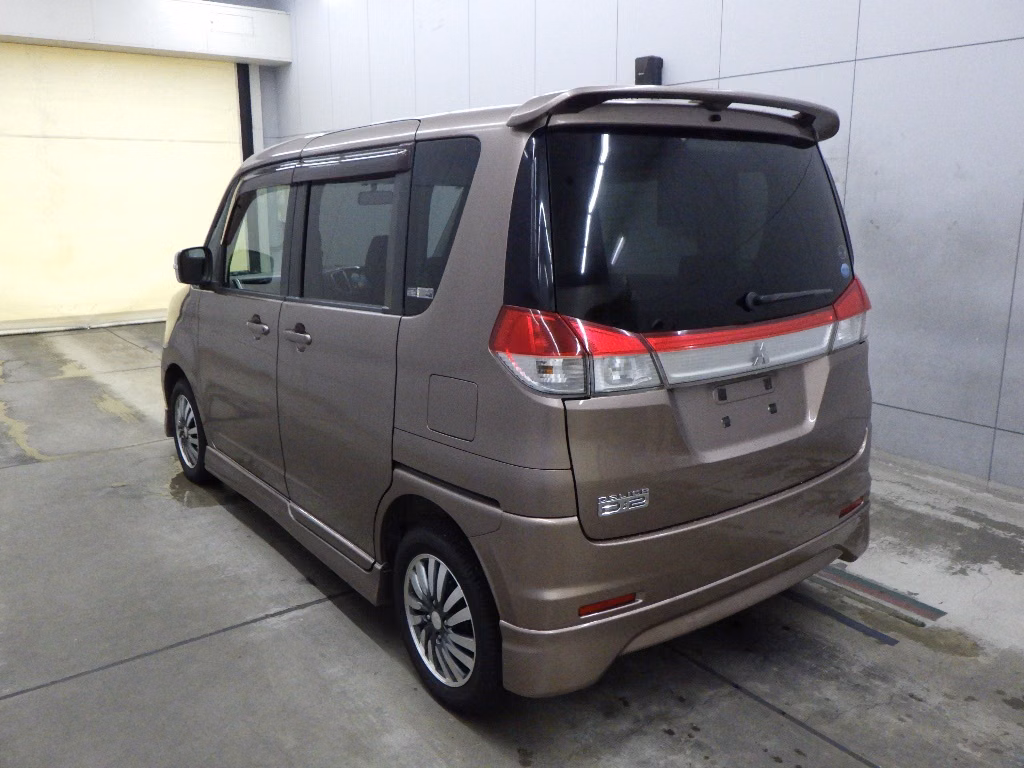 MITSUBISHI DELICA D:2