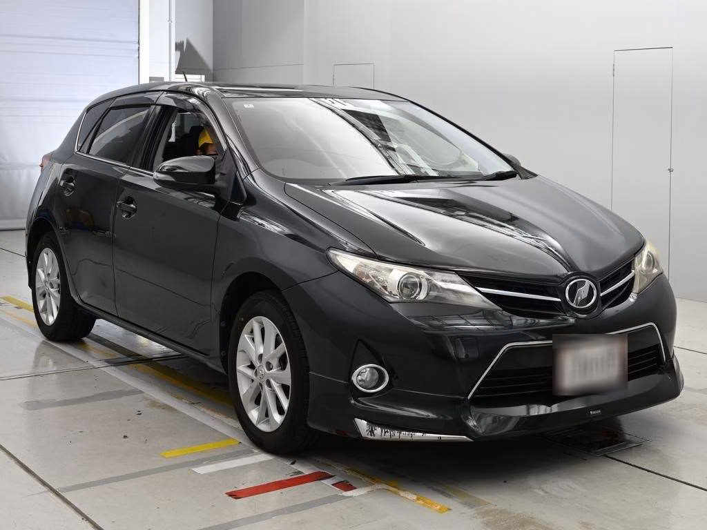 TOYOTA AURIS