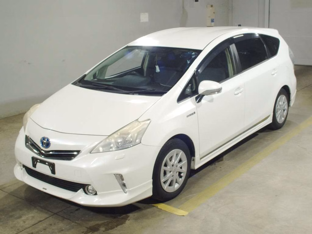TOYOTA PRIUS ALPHA