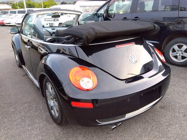 VOLKSWAGEN BEETLE