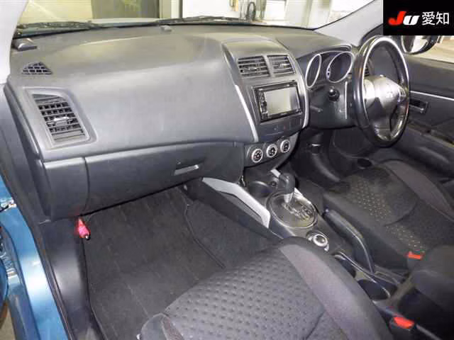MITSUBISHI RVR