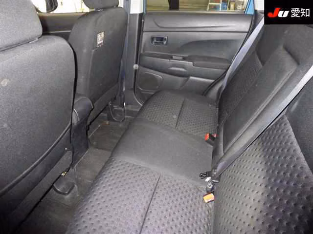 MITSUBISHI RVR