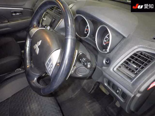 MITSUBISHI RVR