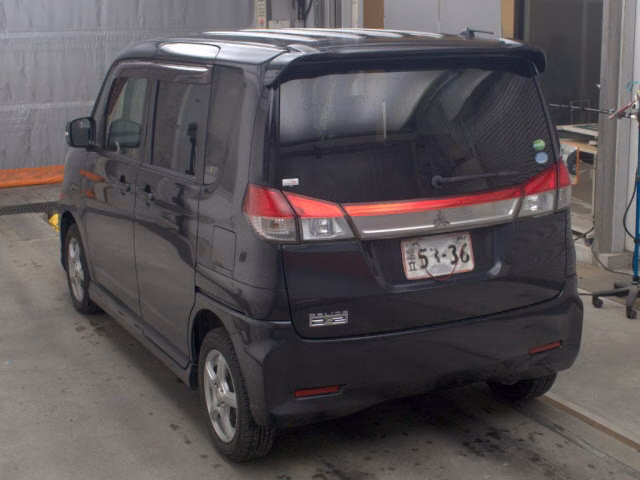 MITSUBISHI DELICA D:2