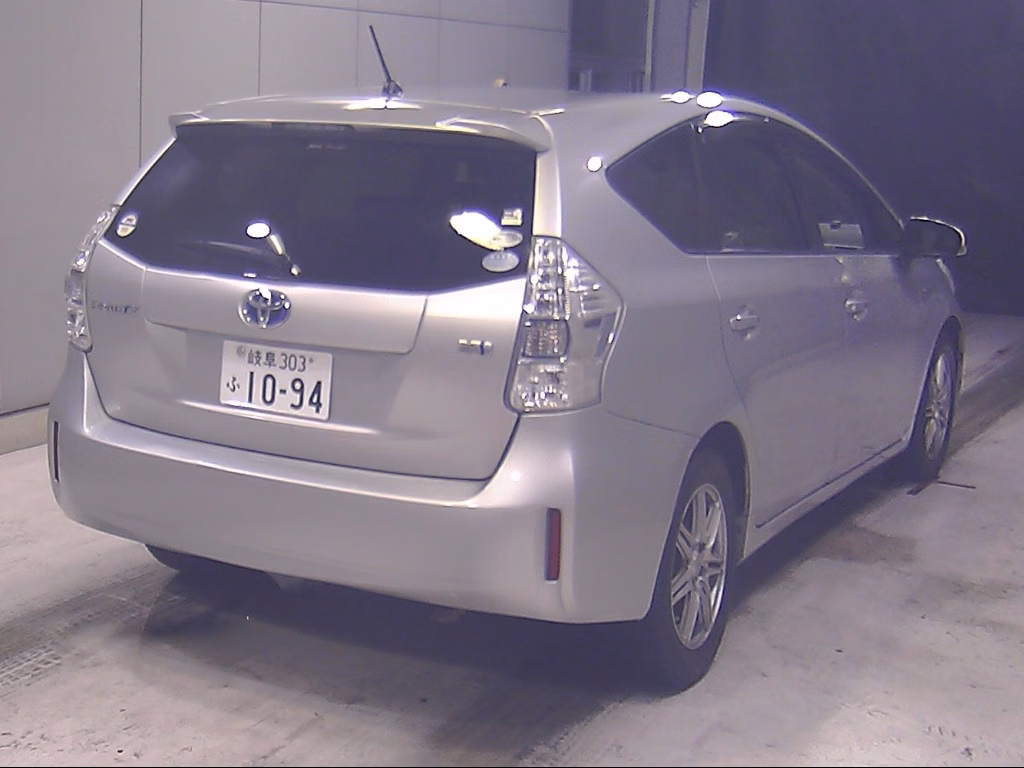 TOYOTA PRIUS ALPHA