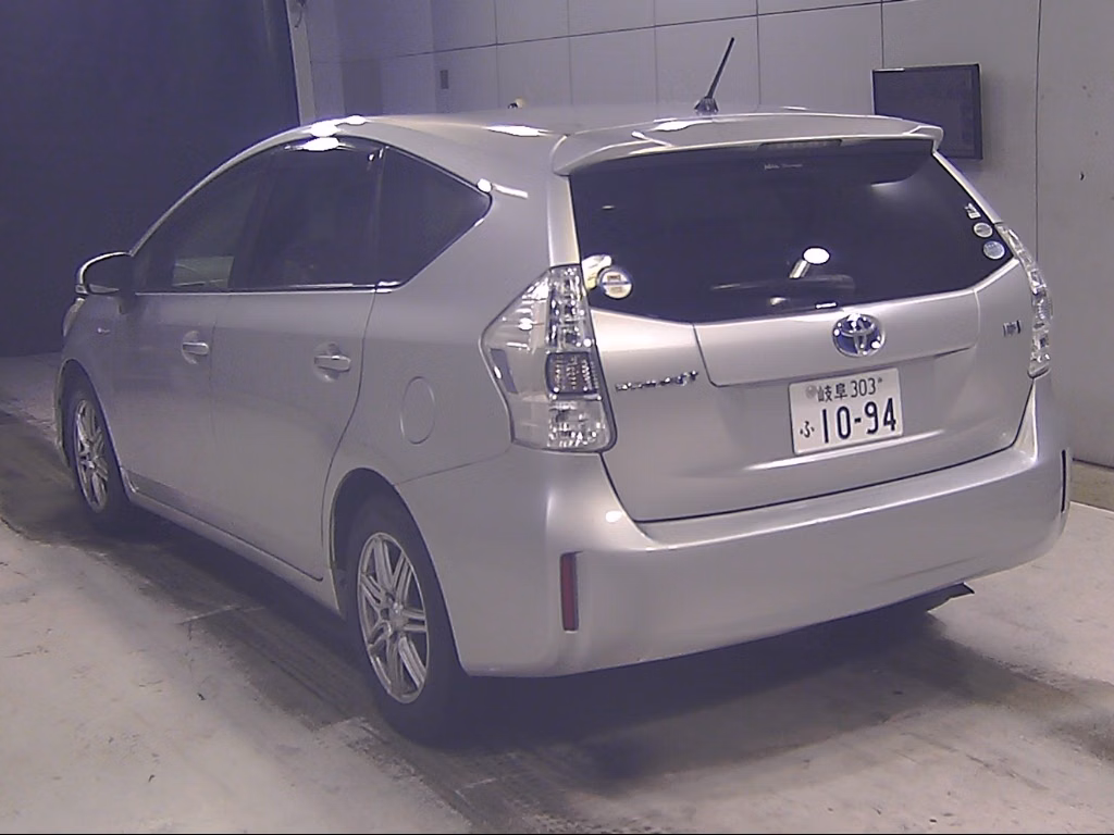 TOYOTA PRIUS ALPHA