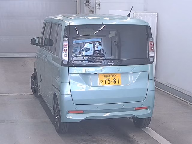 NISSAN ROOX