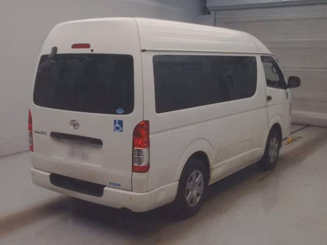 TOYOTA REGIUS ACE