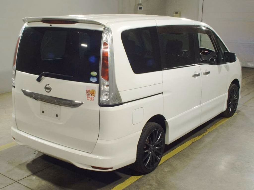 NISSAN SERENA