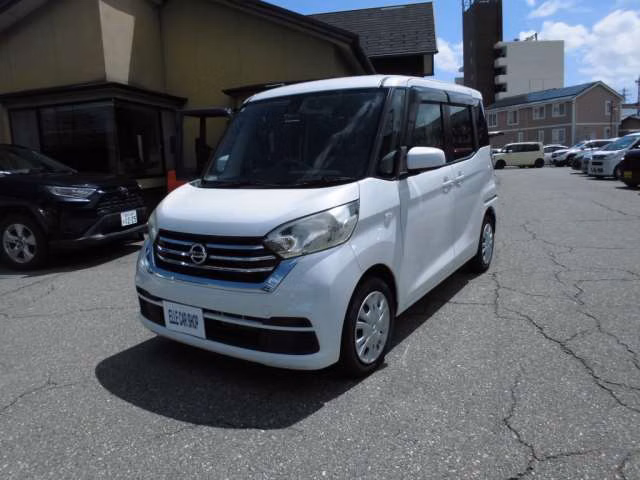 NISSAN DAYZ ROOX