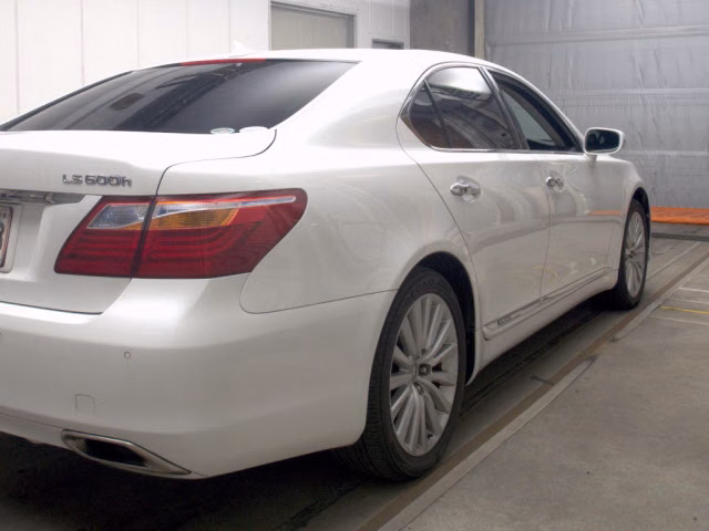 LEXUS LS600H