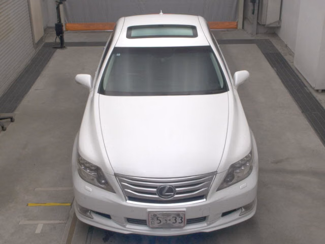 LEXUS LS600H