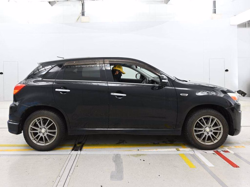 MITSUBISHI RVR