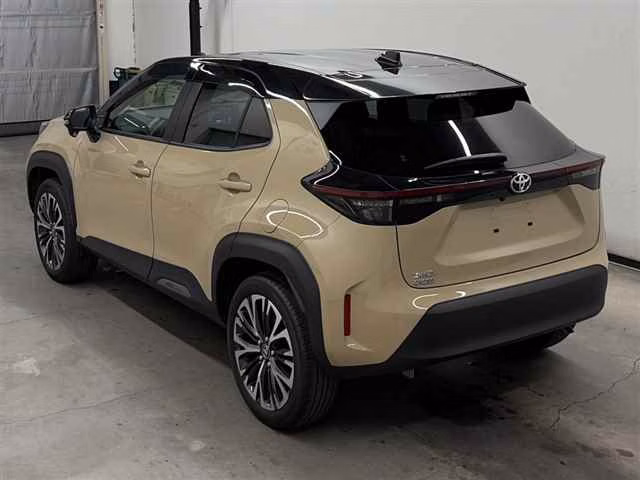 TOYOTA YARIS CROSS