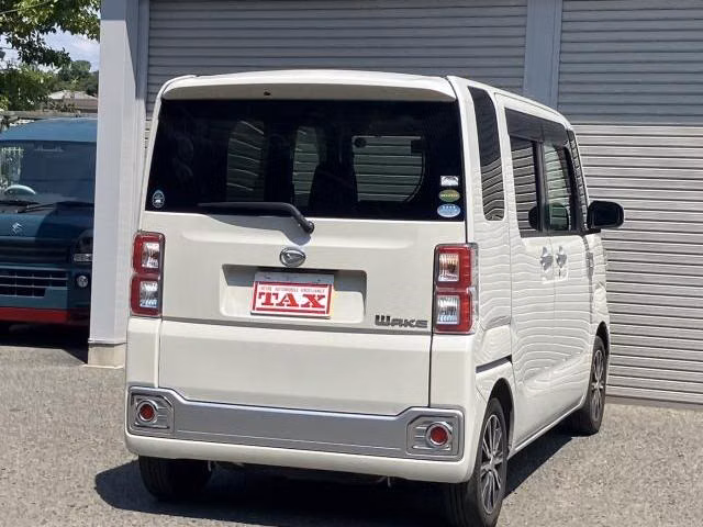 DAIHATSU WAKE