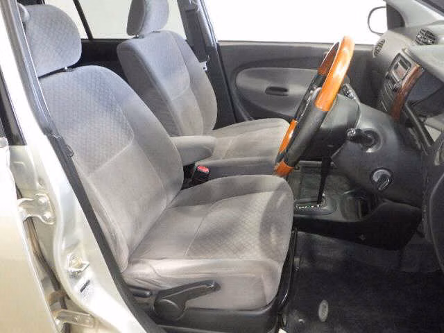 DAIHATSU MIRA AVY