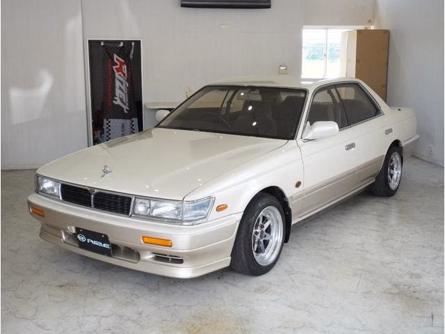 NISSAN LAUREL