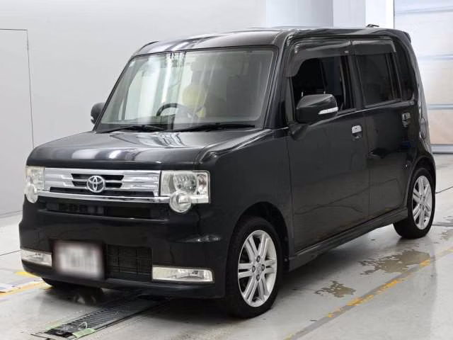 TOYOTA PIXIS SPACE
