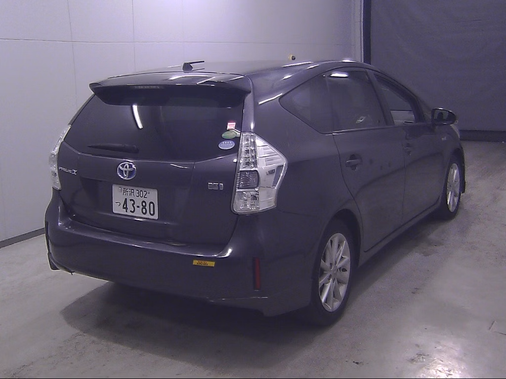 TOYOTA PRIUS ALPHA
