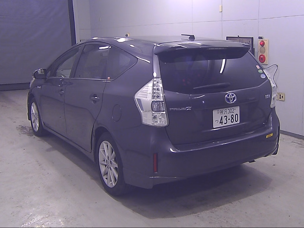 TOYOTA PRIUS ALPHA