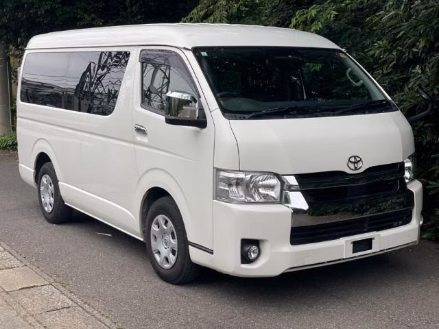 TOYOTA HIACE