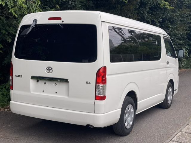 TOYOTA HIACE