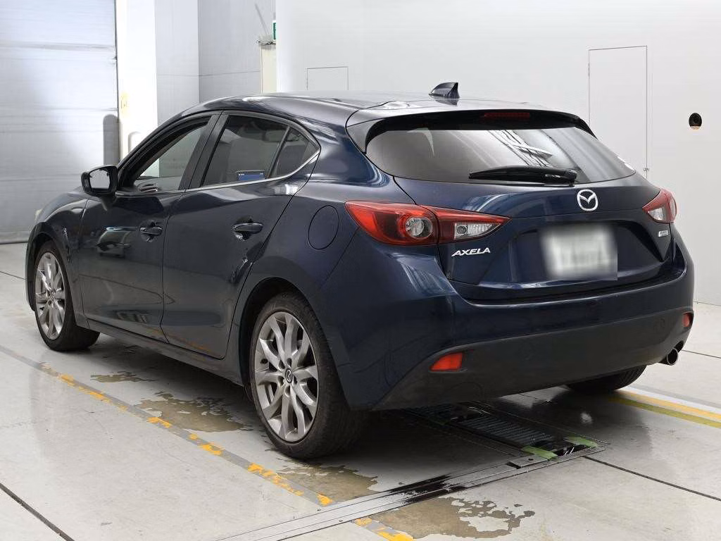MAZDA AXELA