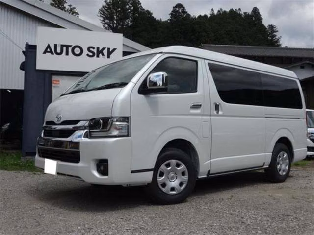 TOYOTA HIACE