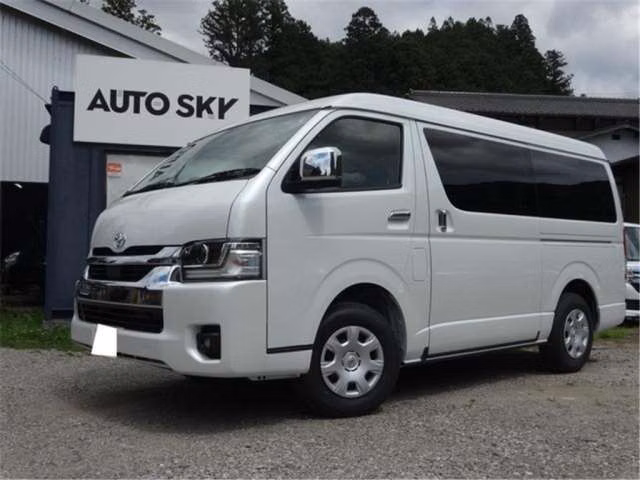 TOYOTA HIACE