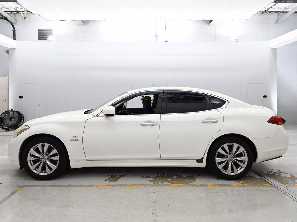 NISSAN FUGA