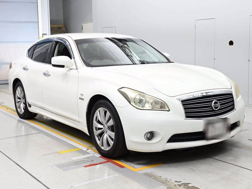 NISSAN FUGA